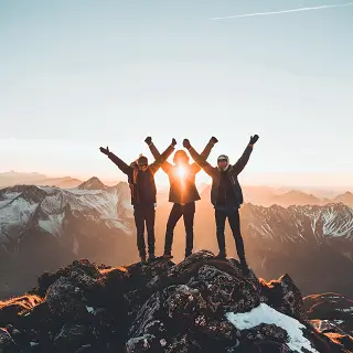 电脑主机箱卡在什么位置